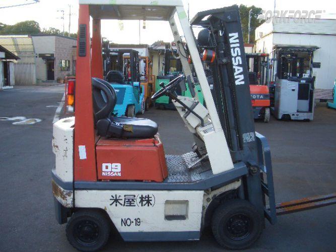 Nissan 900kg Petrol Forklift
