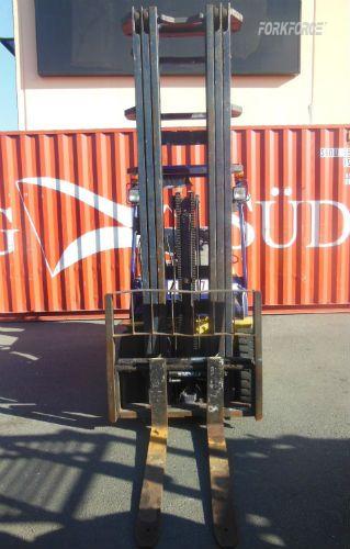 Komatsu FG25T-12 2.5 Ton LPG Forklift