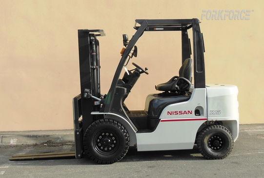 Nissan 2.5 Tonne Diesel Forklift