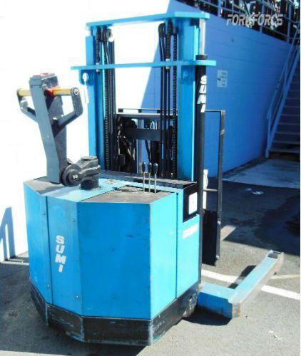 Sumi 1.3 Ton Electric Pantographic Stacker