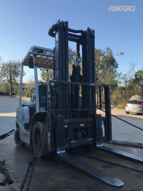 Used Unicarrier 2.5T LPG Forklift
