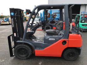 Used Toyota 2.5T LPG-Petrol Forklift - 27634