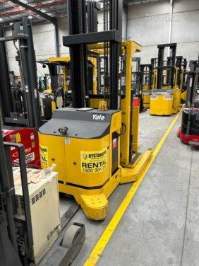 Used Yale SS030BF Battery Electric Order Picker