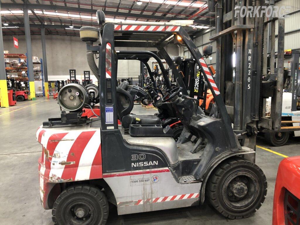 Used Nissan UGL02A30JU 3 Ton Forklift