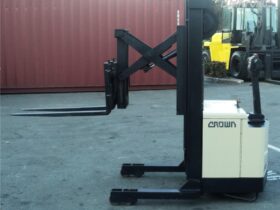 15711.jpg Used Crown 30WRTL164 walkie reach stacker