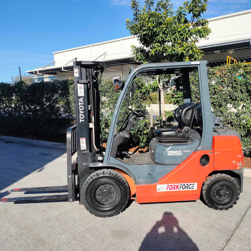 Demo Toyota 2.5T LPG-Petrol Container Mast Forklift