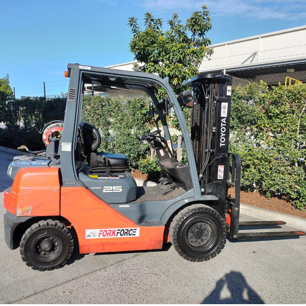 Demo Toyota 2.5T LPG-Petrol Container Mast Forklift