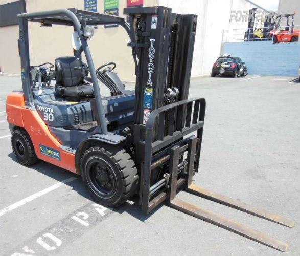 Used Toyota 8FGU30 3-Ton LPG Forklift