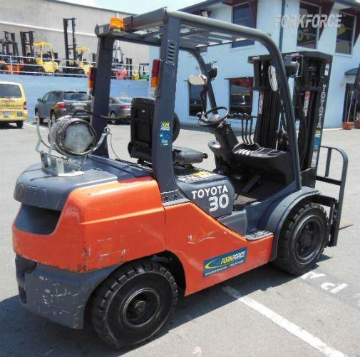 Used Toyota 8FGU30 3-Ton LPG Forklift