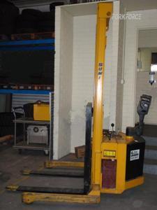 Sumitomo 1.3T Walkie Stacker