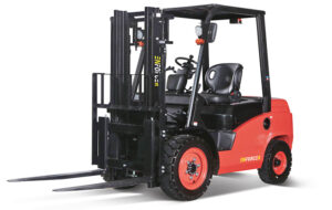 FLDCXT35-02M1ZS Enforcer 3.5T Diesel Forklift- Front/Side View