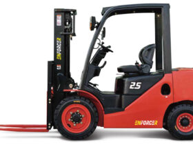 FLGCXT25-08N2WS Enforcer 2.5T LPG Petrol Forklift- Side View