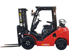 FLGCXT30-01N2WS Enforcer 3T LPG Petrol Forklift- Side View
