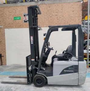 Side View: Used Nissan G1N1L20HQ