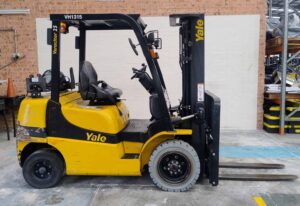 Side View: Used Yale GLP25RK