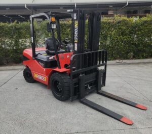 3/4 View: Used Enforcer FLDCXT40-01Y2ZS-400/3