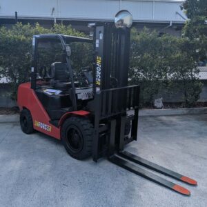 Front View - FG35T-NHC - Enforcer 3.5T LPG-Petrol Forklift