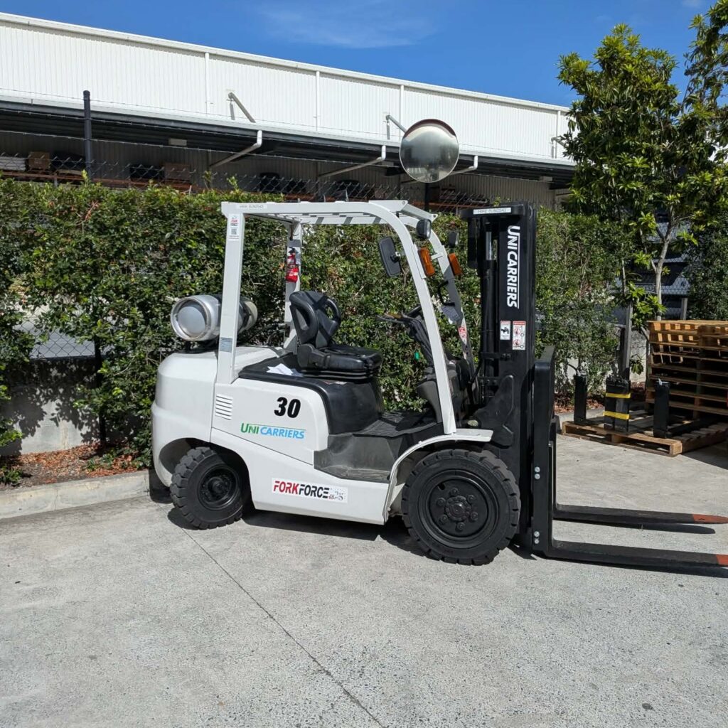 Used UniCarrier 3T LPG Forklift