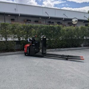 Front View - PTBCDE36-08LIVS - Enforcer 3.6T Lithium Electric Pallet Truck