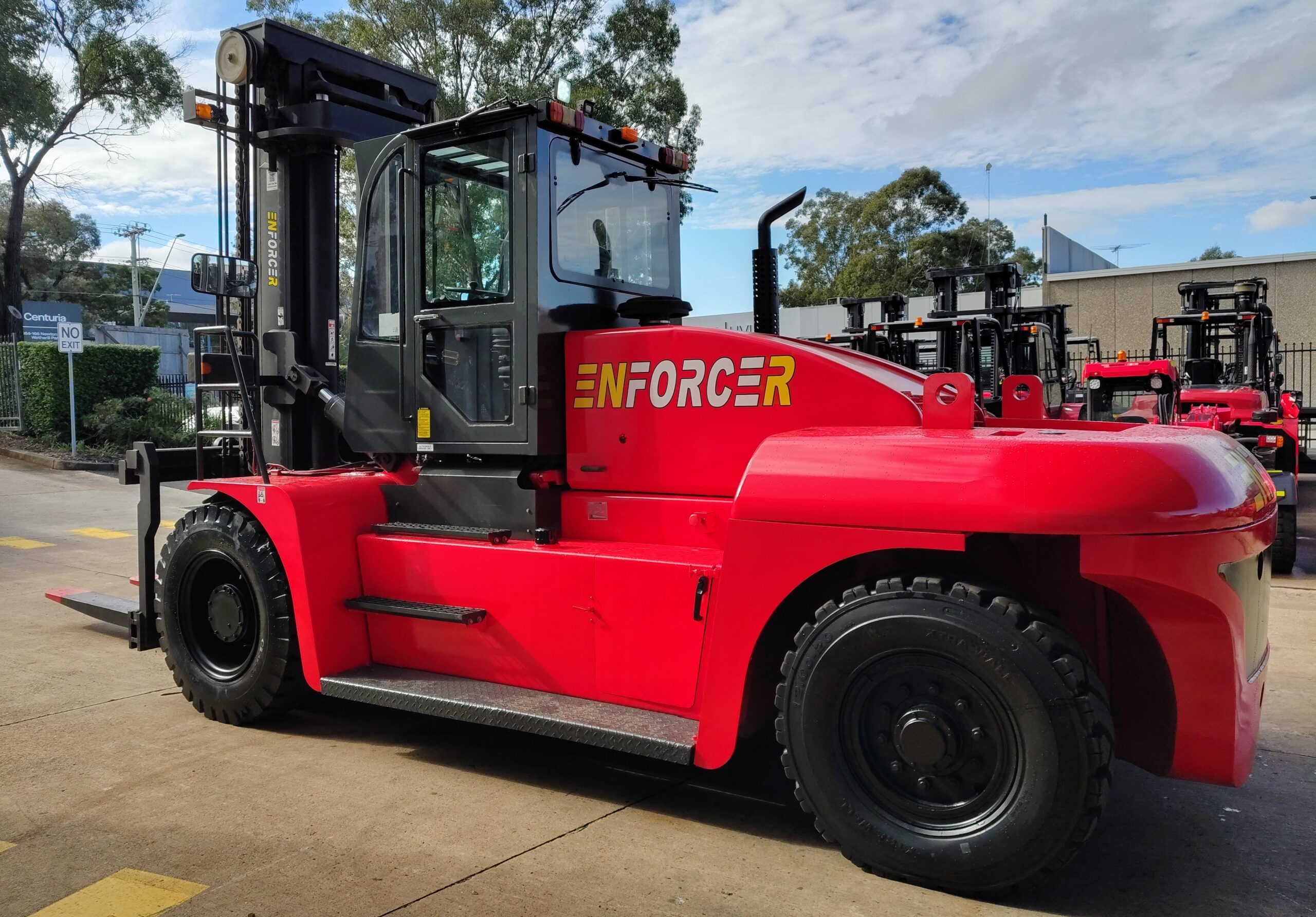 Side View - FD180T-CMA - Enforcer 18T Diesel Forklift