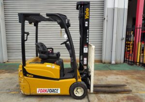 Side view - ERP20VT - Yale 2T Battery Electric Forklift