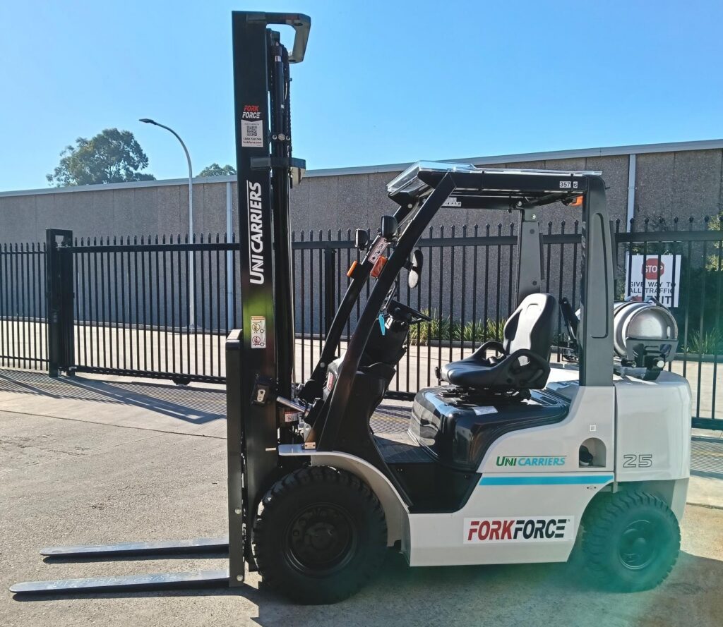 Used UniCarriers 2.5T LPG Forklift