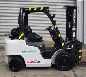 Side view - P1F2A25DU - UniCarriers 2.5T LPG Forklift