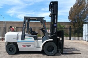 Side view - J1F5F50U - UniCarriers 5T LPG Forklift